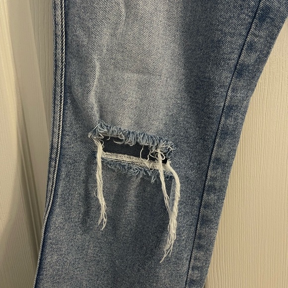 GOOD AMERICAN Curve Straight Jeans - Picture 7 of 15